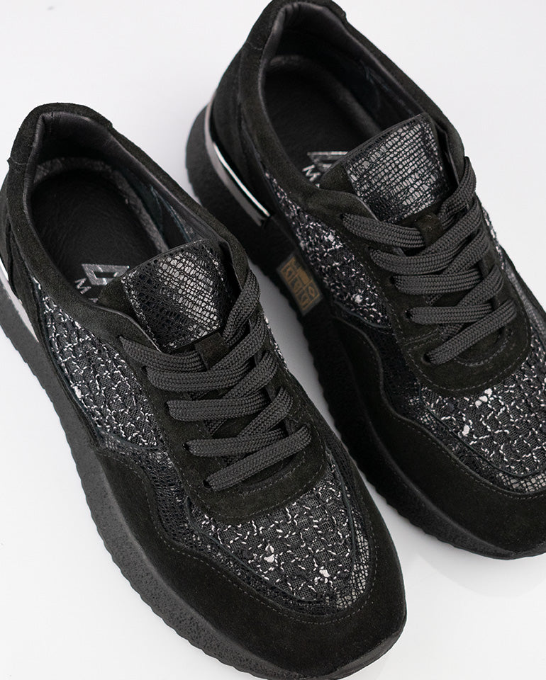 Лаура - Естествен велур в черно