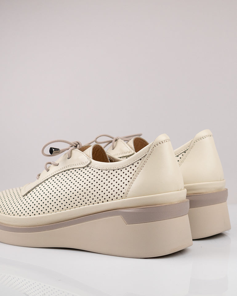 Карла - Естествена кожа в бежово