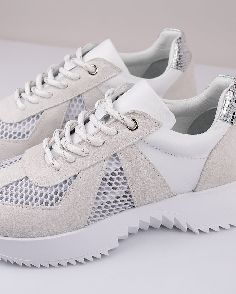 Лусия - Дамски маратонки от естествена кожа в бяло и сребристо