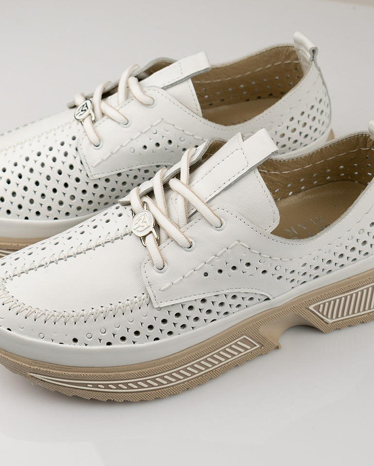 Лорена - Дамски маратонки от естествена кожа в бяло