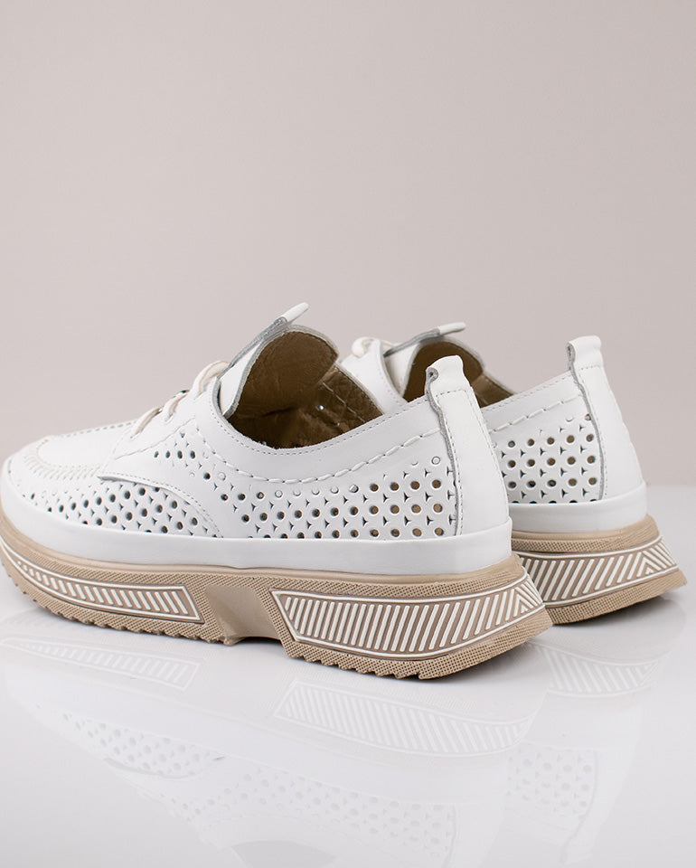 Лорена - Дамски маратонки от естествена кожа в бяло